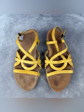 Born Yellow Leather Strappy Sandals Buckle Back Comfort Flat Womens 9M